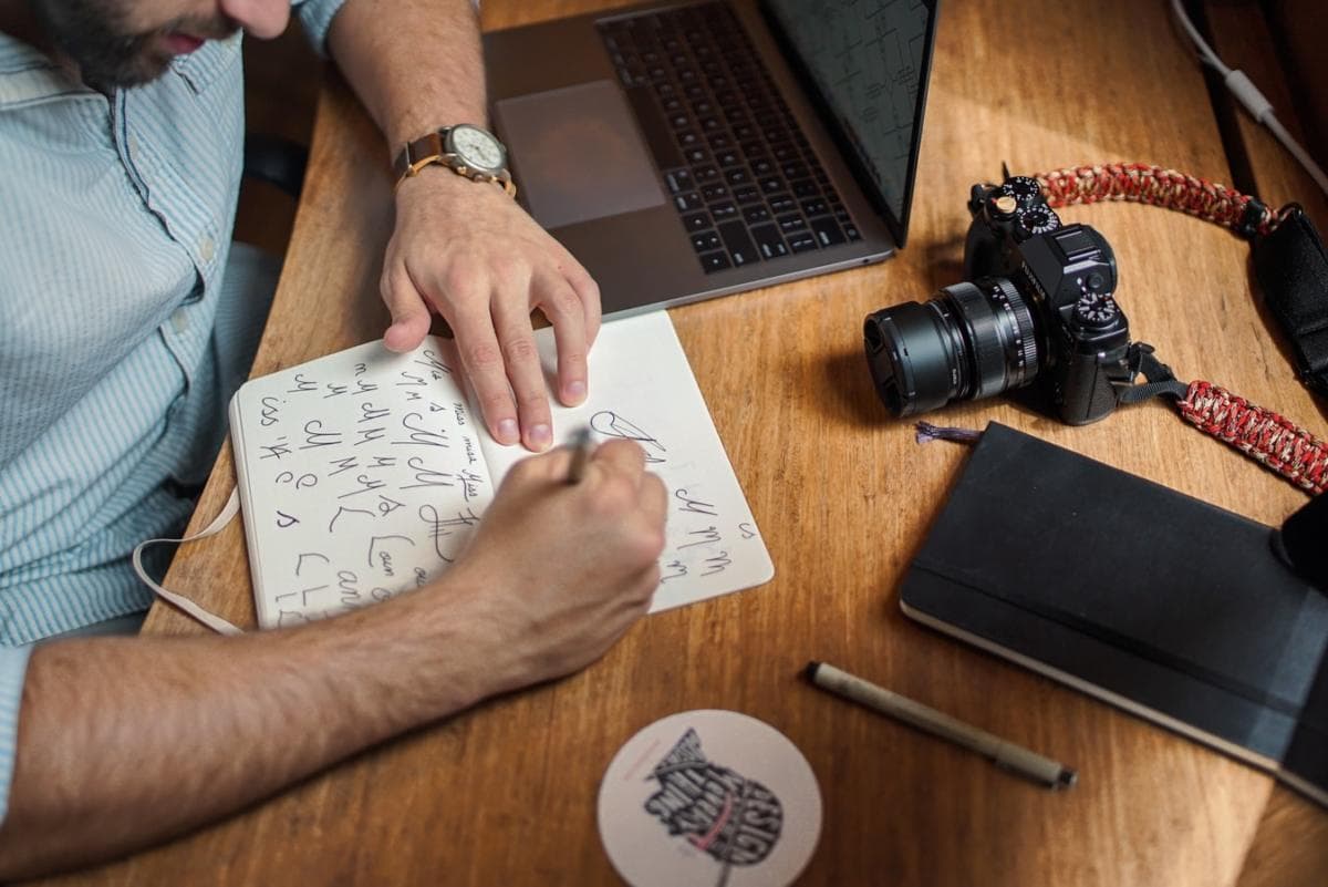 Legal E-Docs in Australia: What to Use, How to Sign, Stay Compliant