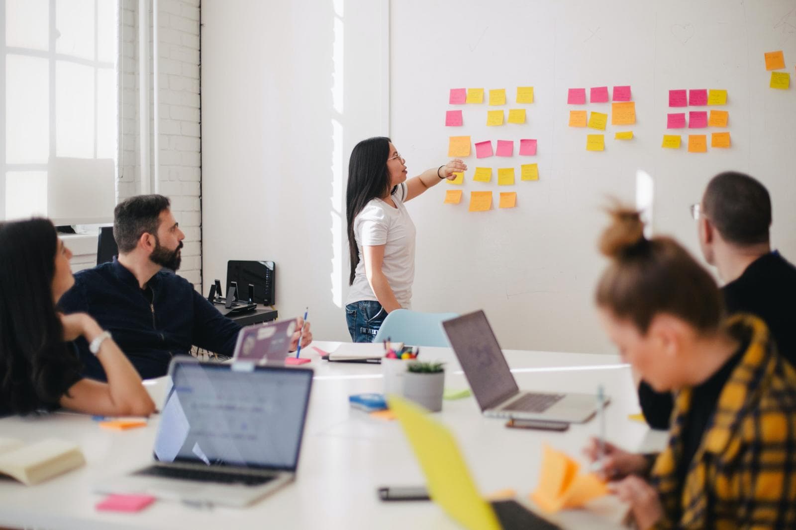 Corporate Solicitor Services: Essential Australian Guide