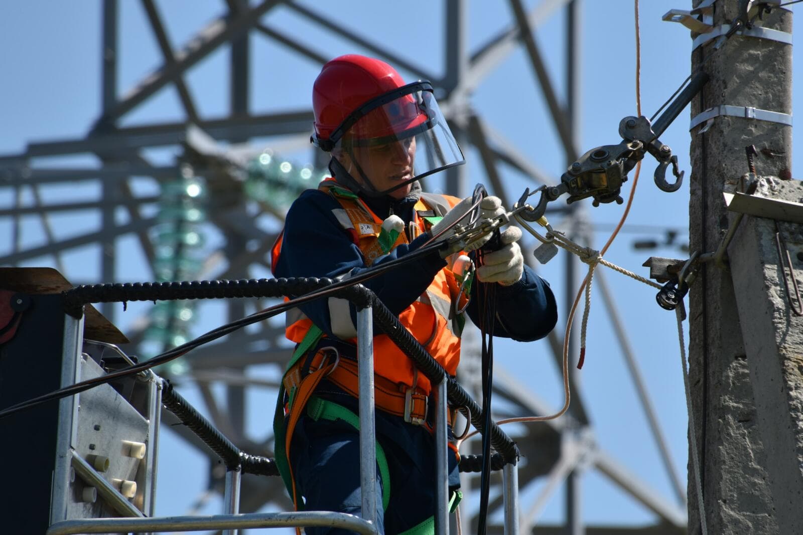 Becoming An Electrician: Essential Legal Steps & Qualifications In Australia