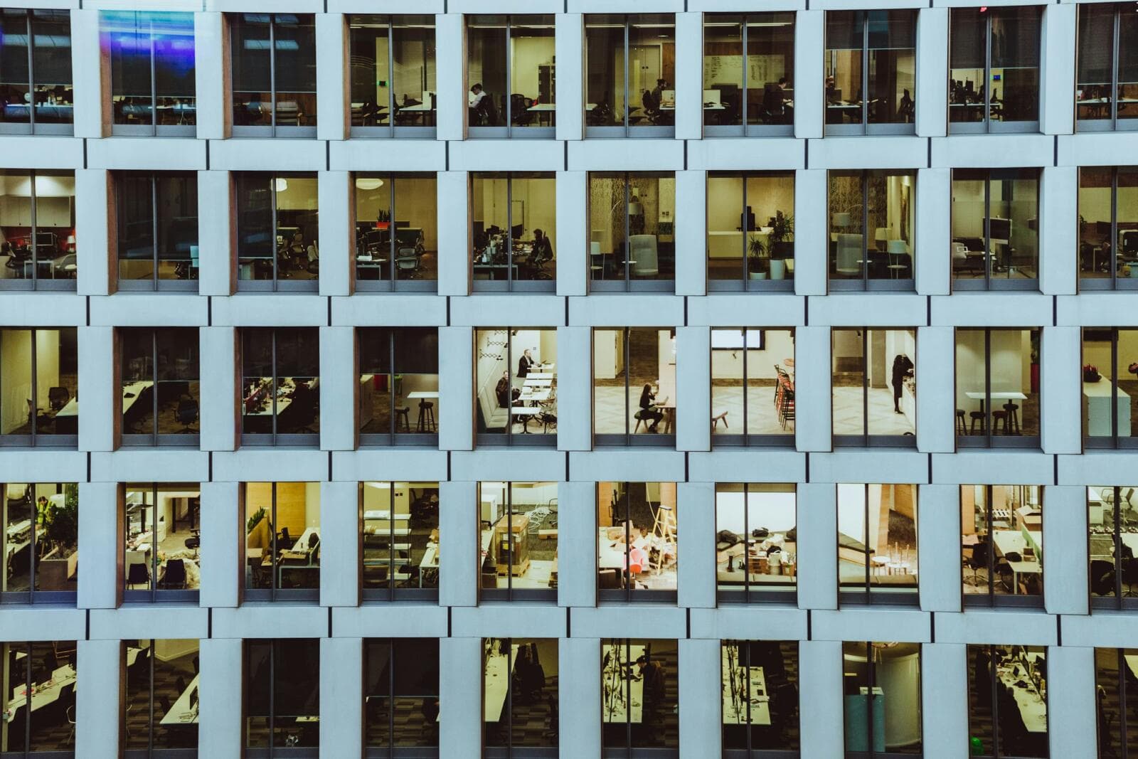 Relocation Clauses In Commercial Leases: Essential Australian Guide