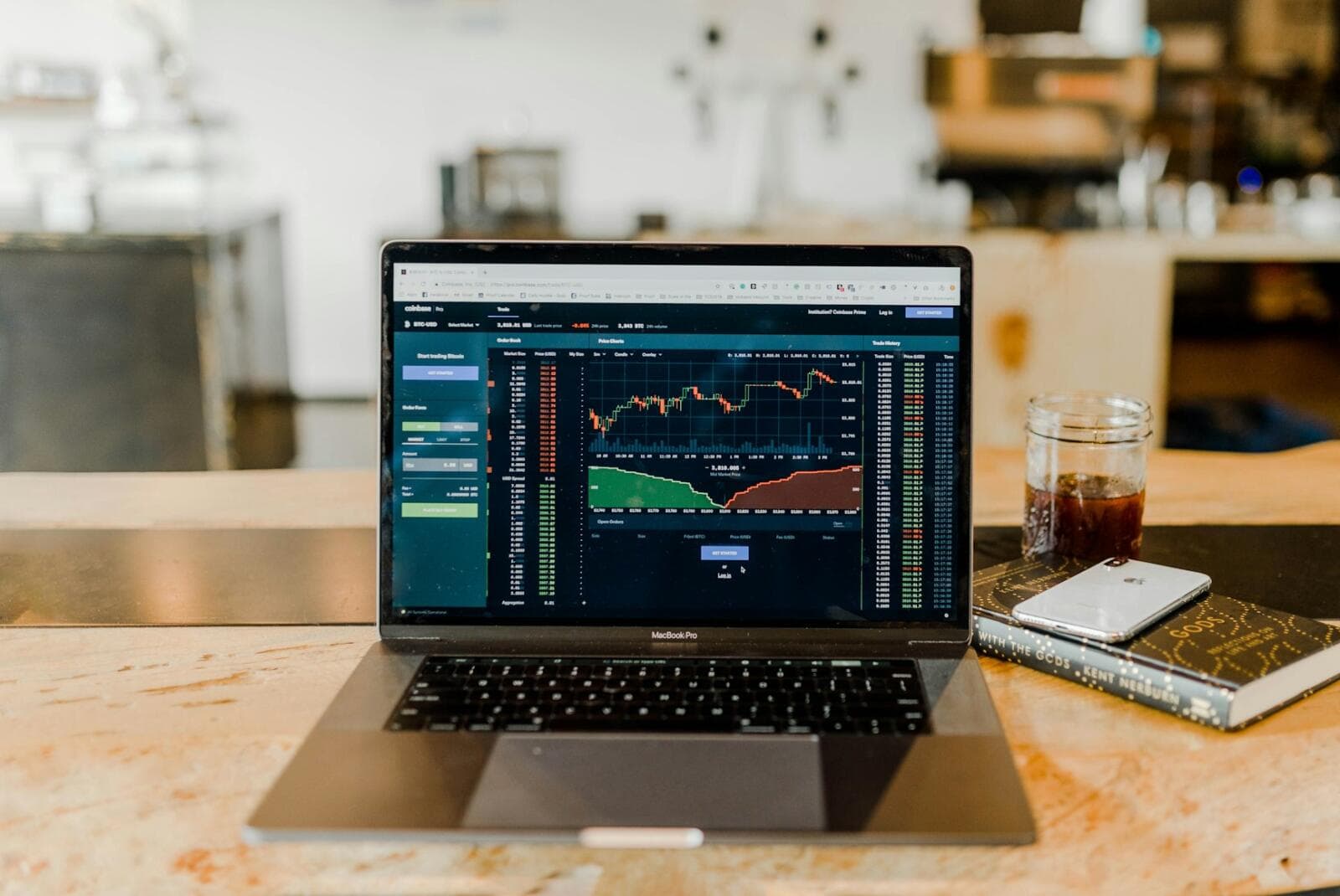 Investor vs Shareholder: Clarifying the Differences for Australian Businesses