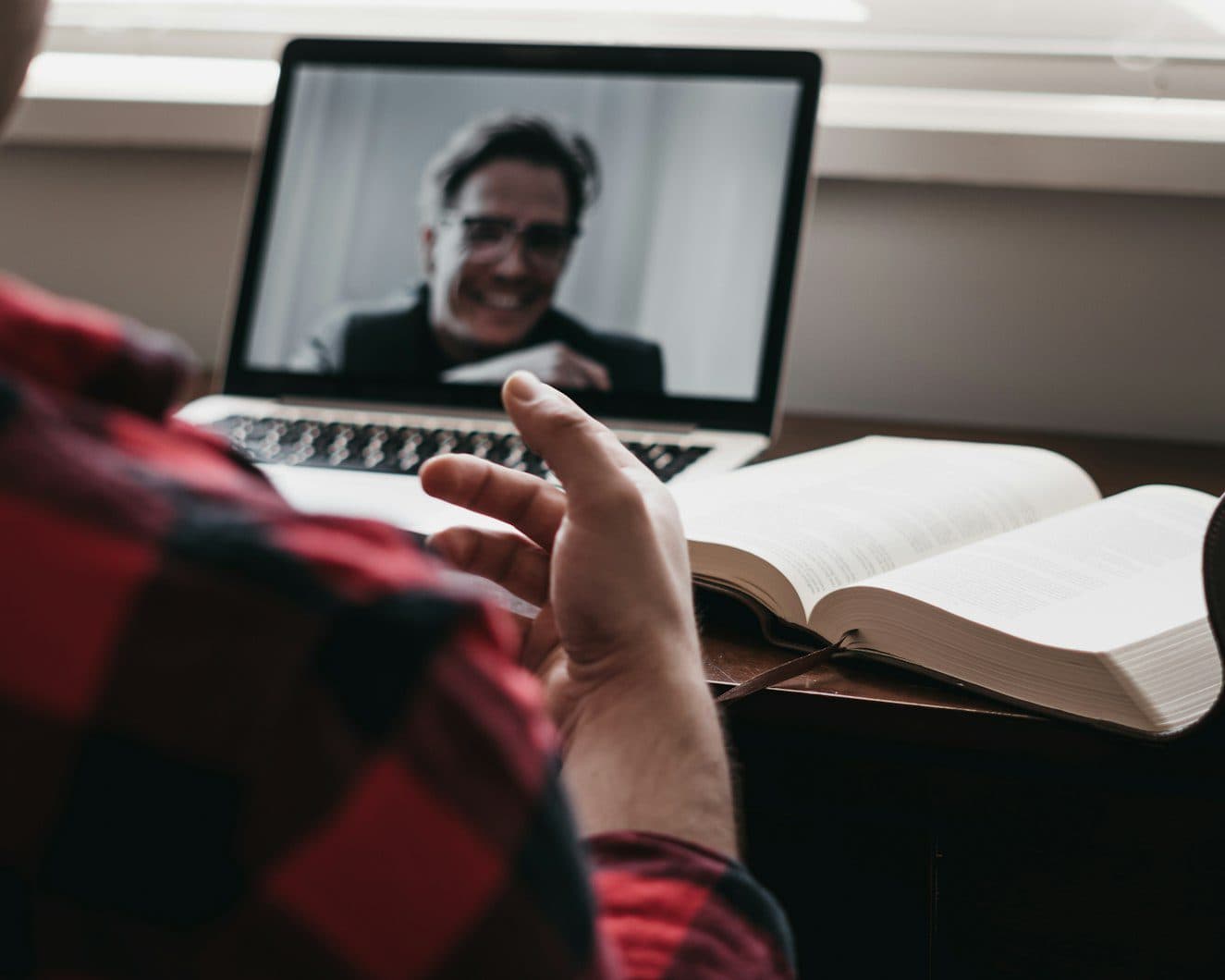 Starting A Tutoring Business In Australia: Essential Legal Insights