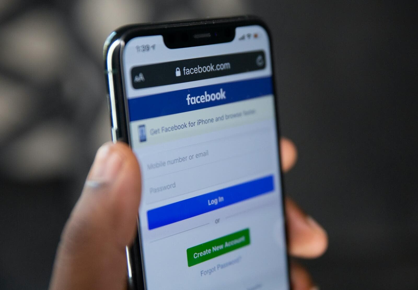 Selling On Facebook Marketplace: Australian Legal Compliance Guide