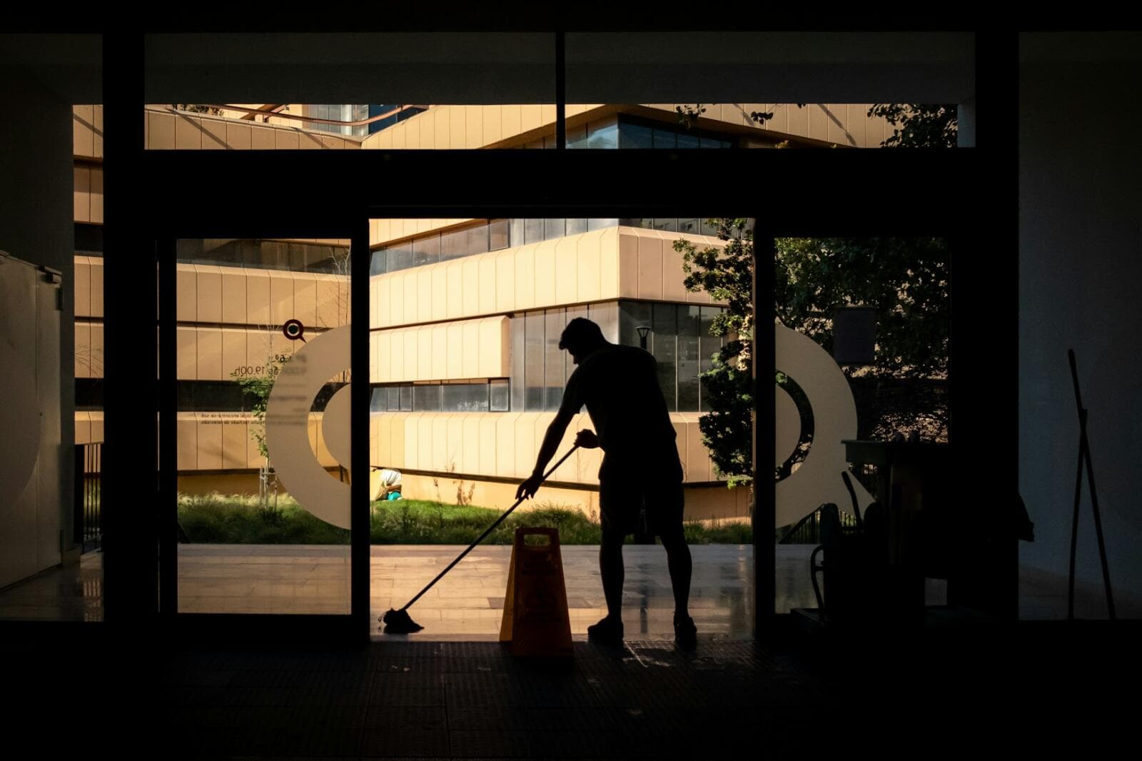 Cleaning Contracts In Australia: Essential Legal Insights